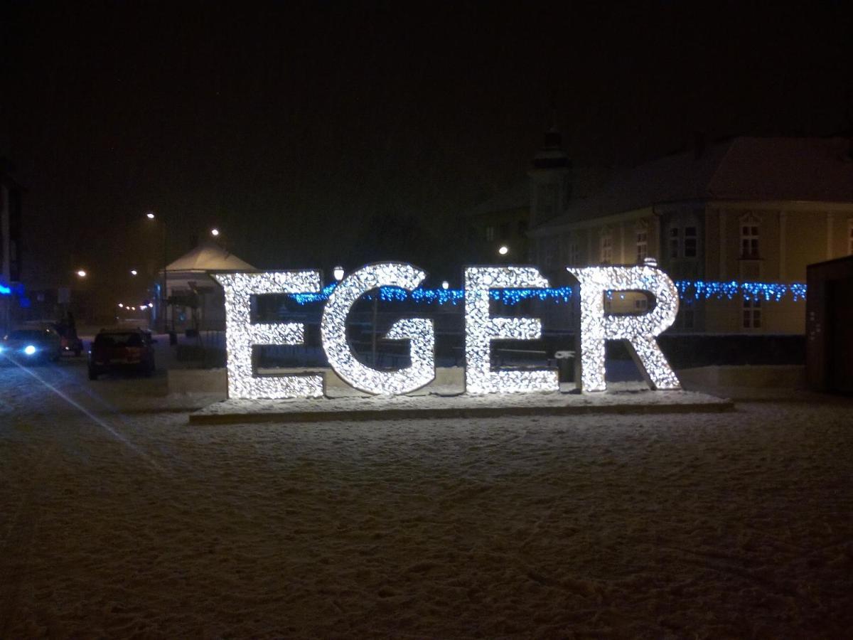B&B Apartman Eger Buitenkant foto