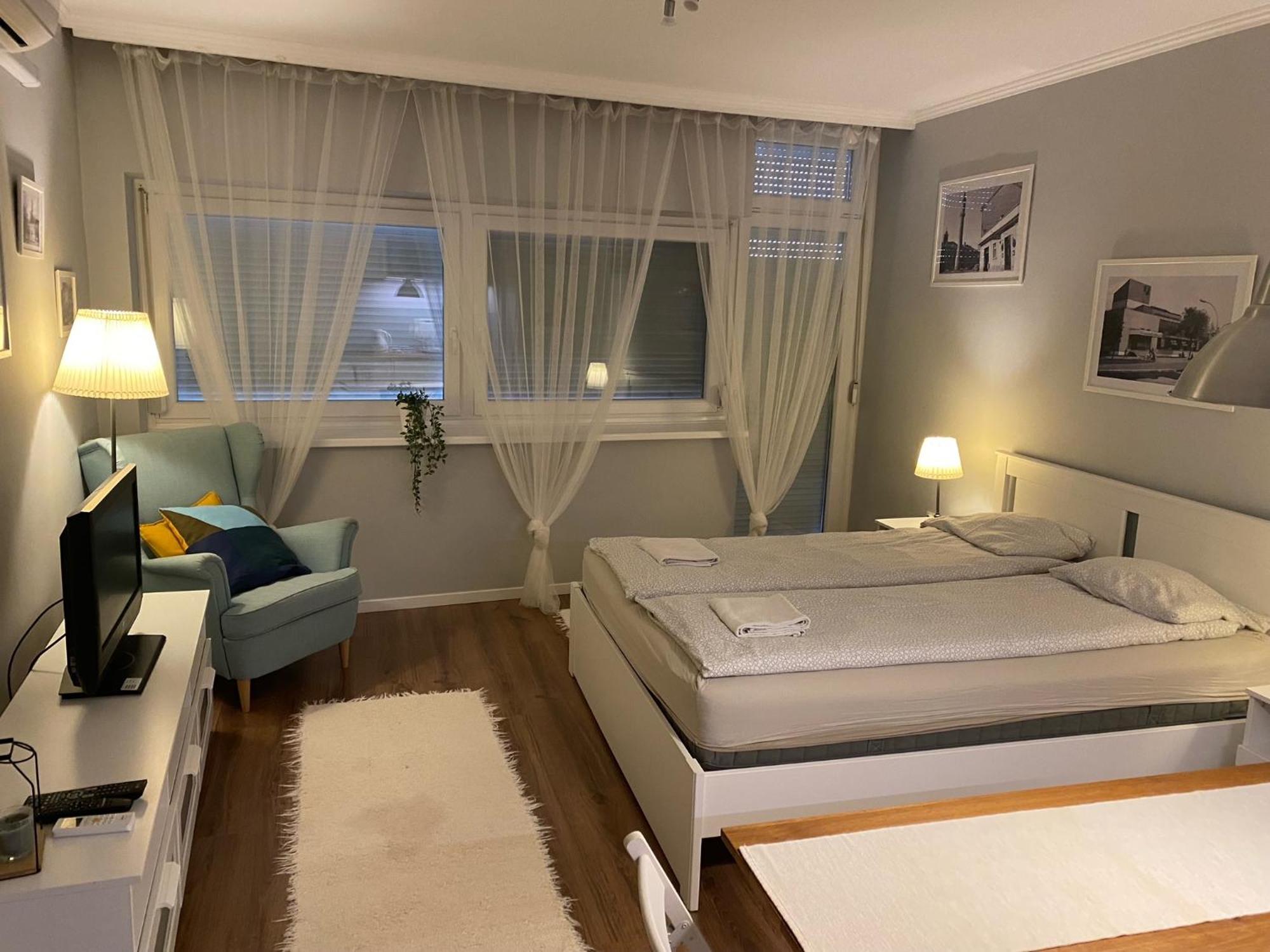 B&B Apartman Eger Buitenkant foto