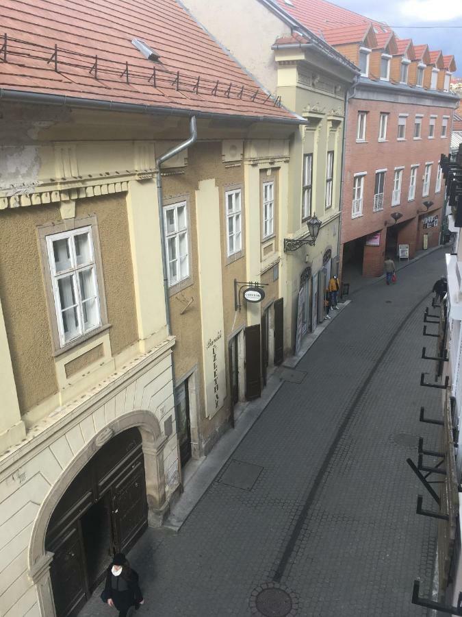 B&B Apartman Eger Buitenkant foto