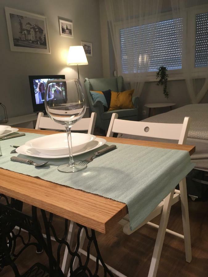 B&B Apartman Eger Buitenkant foto
